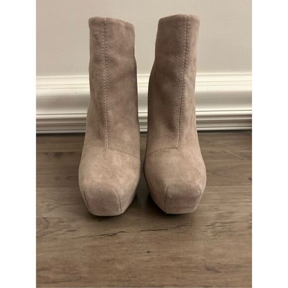 Betsy Johnson Thanee Booties Platform Taupe Suede 6.5M - Picture 2 of 13